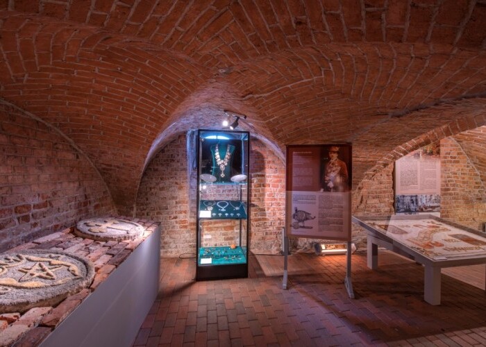 15365__WWF6342__0DM_b