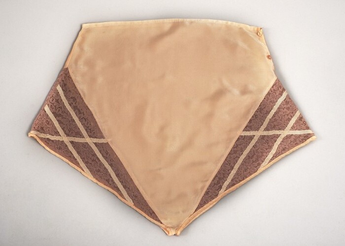 17594_Majtki-motylki-2-po-lat-20-XX-w_nFr_b