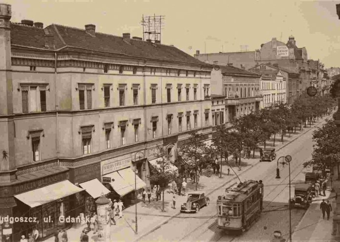 1979_4404_BlG_b