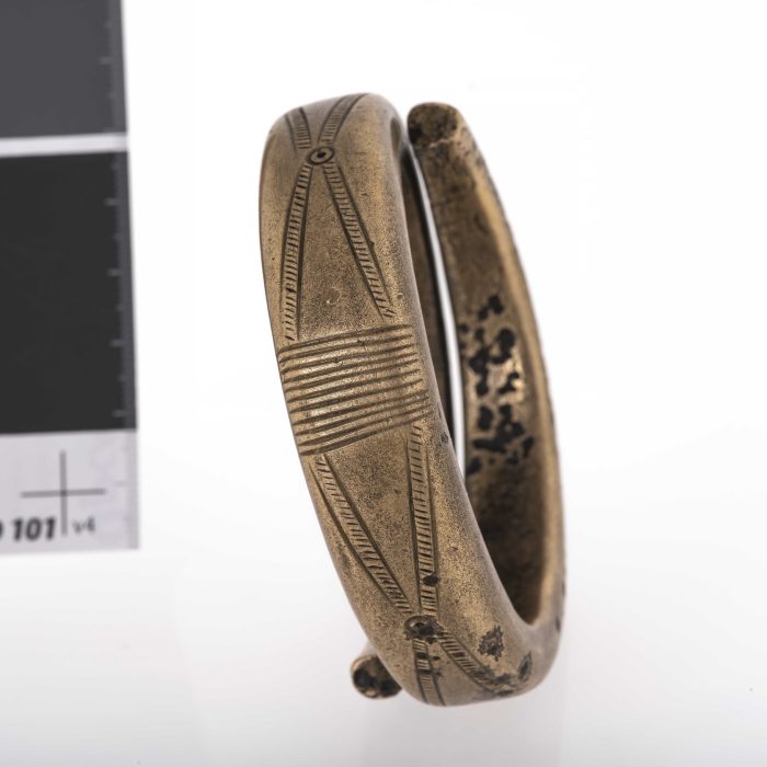 MOB_A_977, Bransoleta spiralna, epoka żelaza, wł.MOB, fot. W.Woźniak