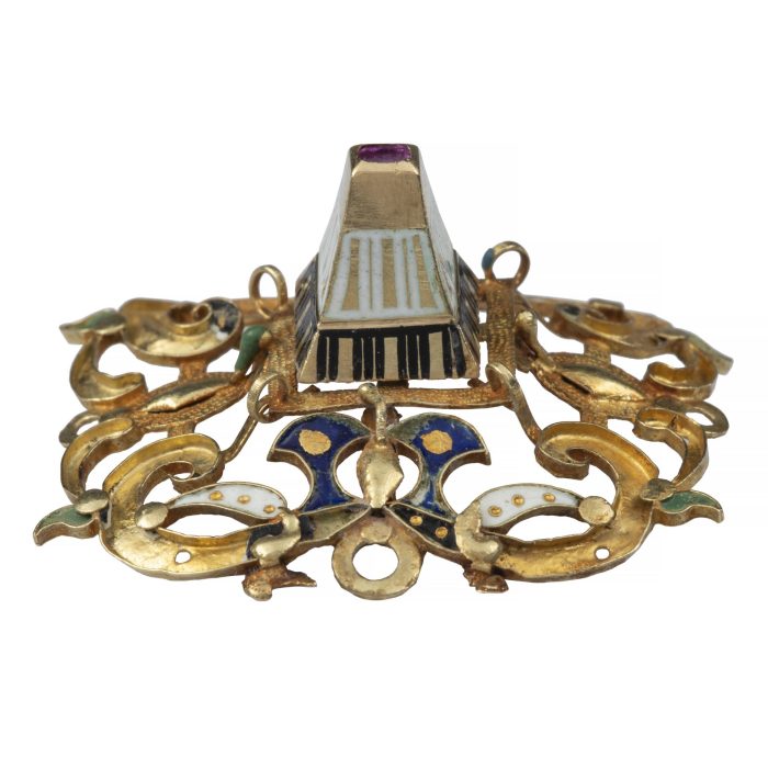 Monety, medaliony, biżuteria, fragmenty ozdób szat, guzy, etc. znalezione podczas badań archeologicznych w katedrze w Bydgoszczy, guz (mały), Puntał duży