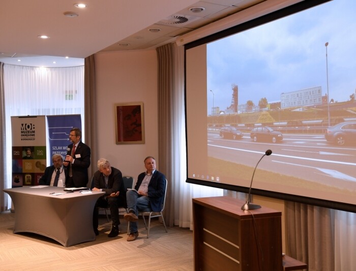 4cb41597f28093dba2ef4e8c7aaf7459_resized_800_800_auto_100