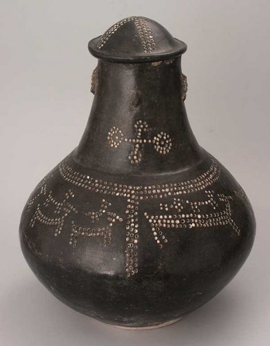 Popielnica twarzowa ze sceną narracyjną