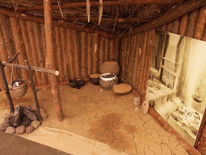 Rekonstrukcja domostwa wykonana dla potrzeb wystawy Goci ich tajemnice