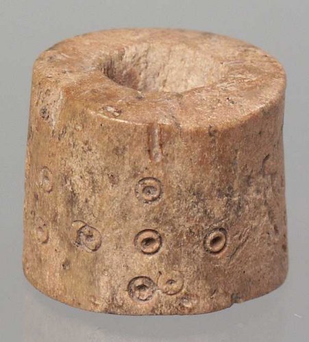 Zdobiona oprawka kościana